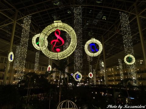 ホテルのアトリウムで